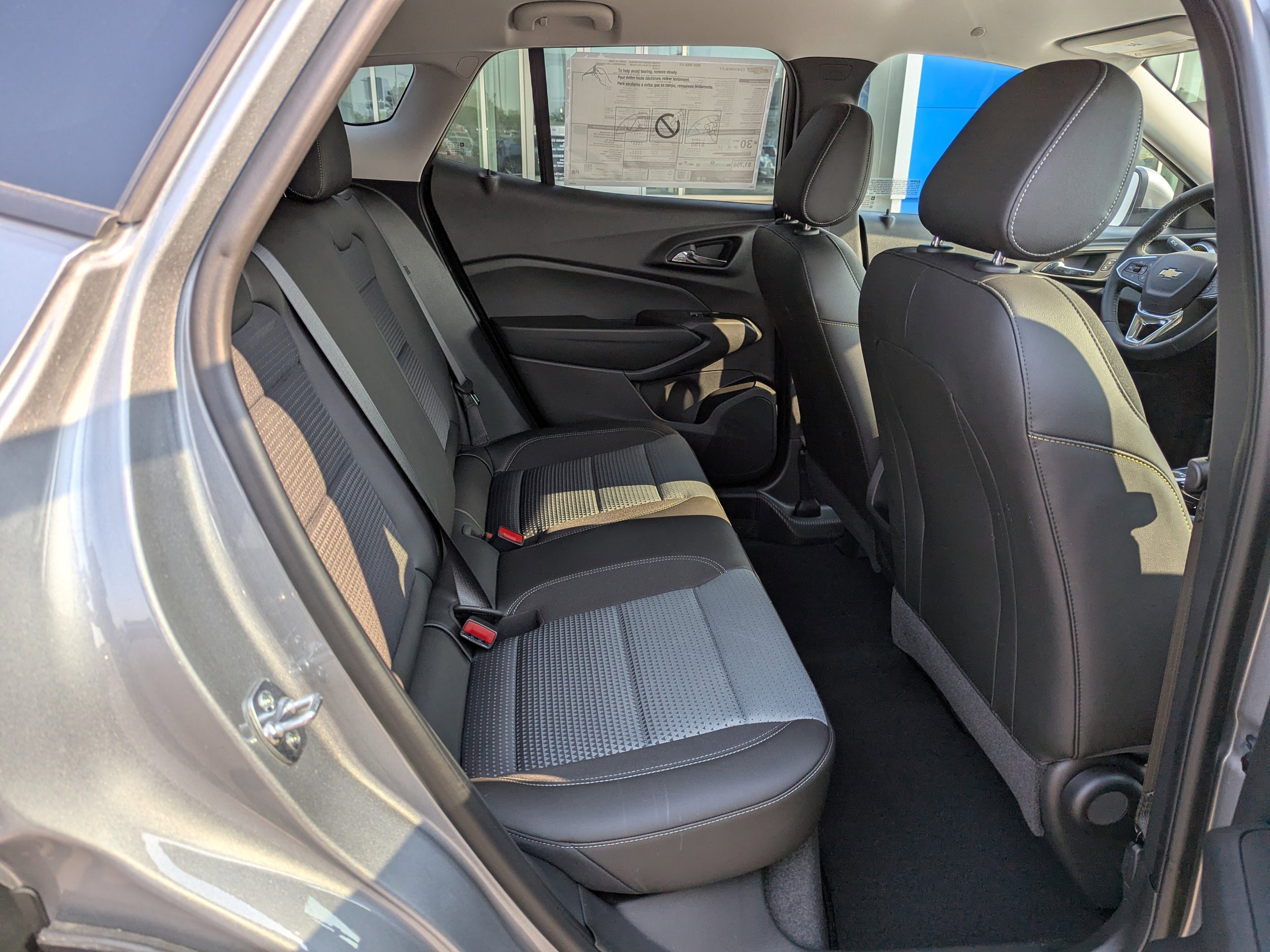 2025 Chevrolet Trax LT photo 32