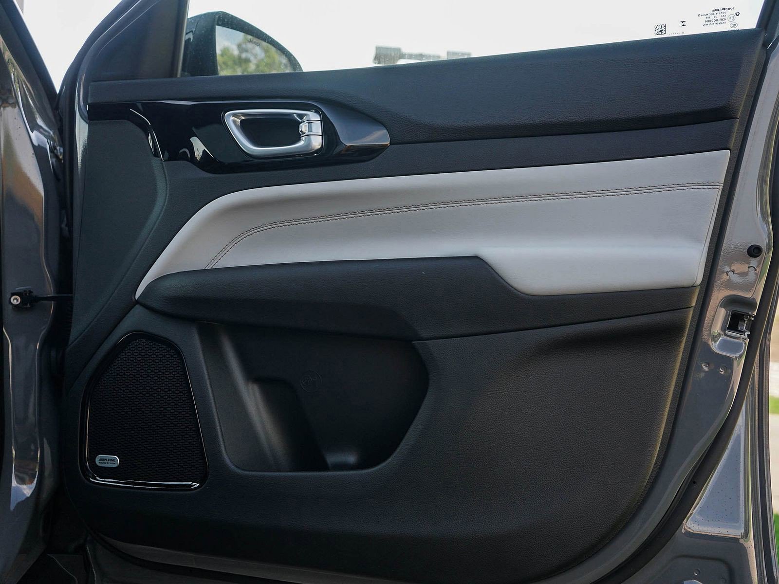 2025 Jeep Compass Limited photo 8