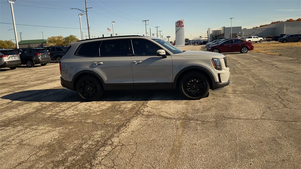 2022 Kia Telluride SX photo 2