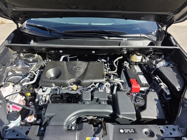2022 Toyota RAV4 LE photo 25