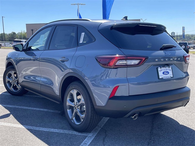 2026 Ford Escape ST-Line photo 2