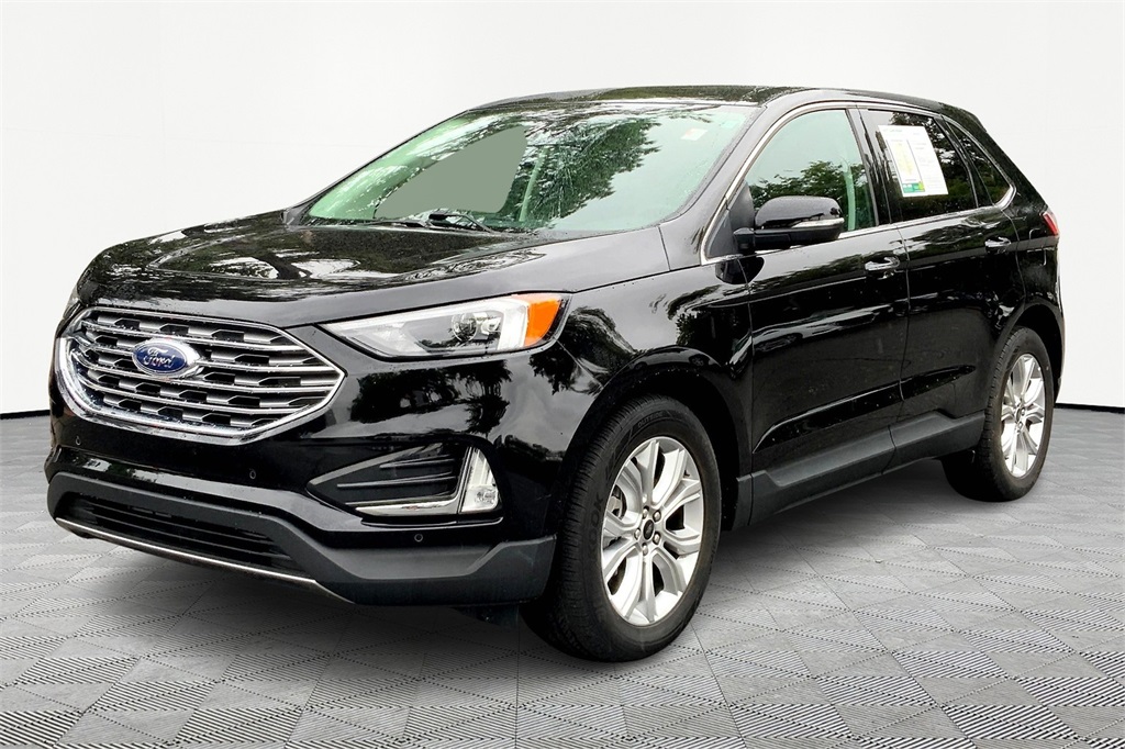 2024 Ford Edge Titanium photo 3