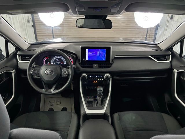 2023 Toyota RAV4 LE photo 13