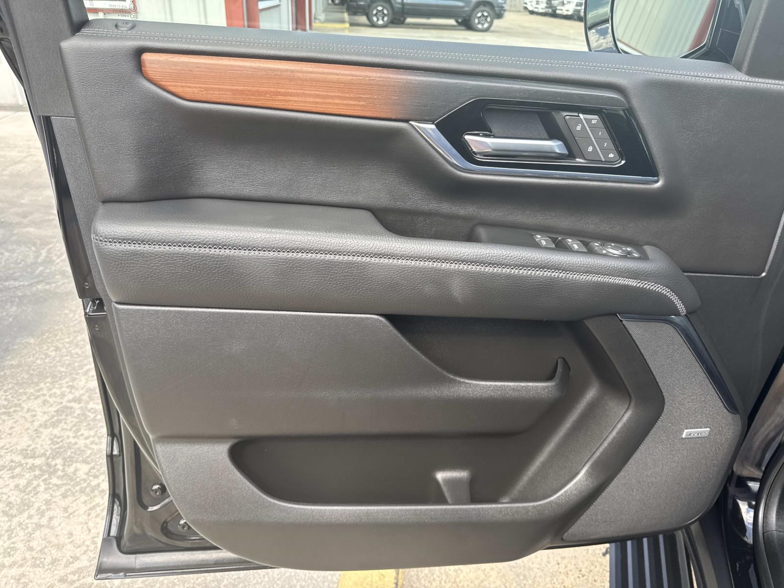 2025 Gmc Yukon XL Denali photo 17