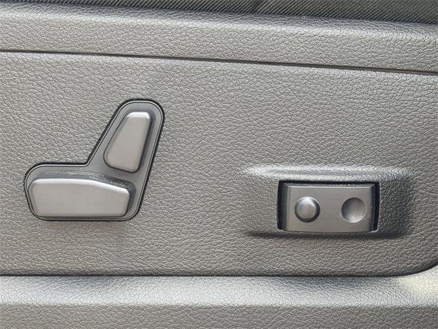 2026 Ram 3500 photo 19