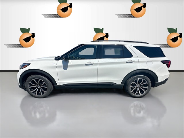 2025 Ford Explorer ST-Line photo 3