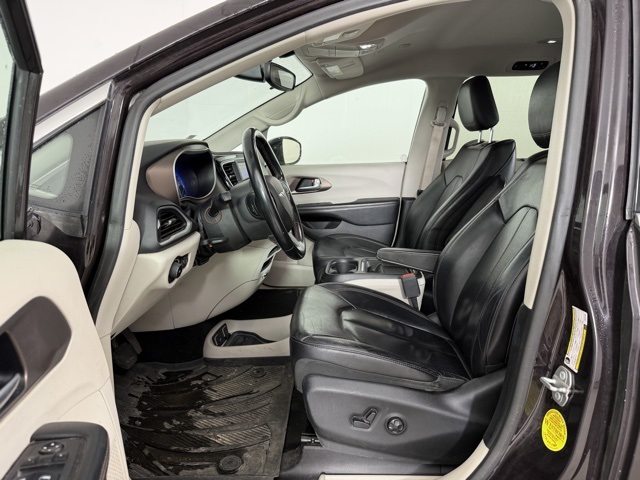 Used 2018 Chrysler Pacifica Touring L with VIN 2C4RC1BG3JR287825 for sale in Stevens Point, WI