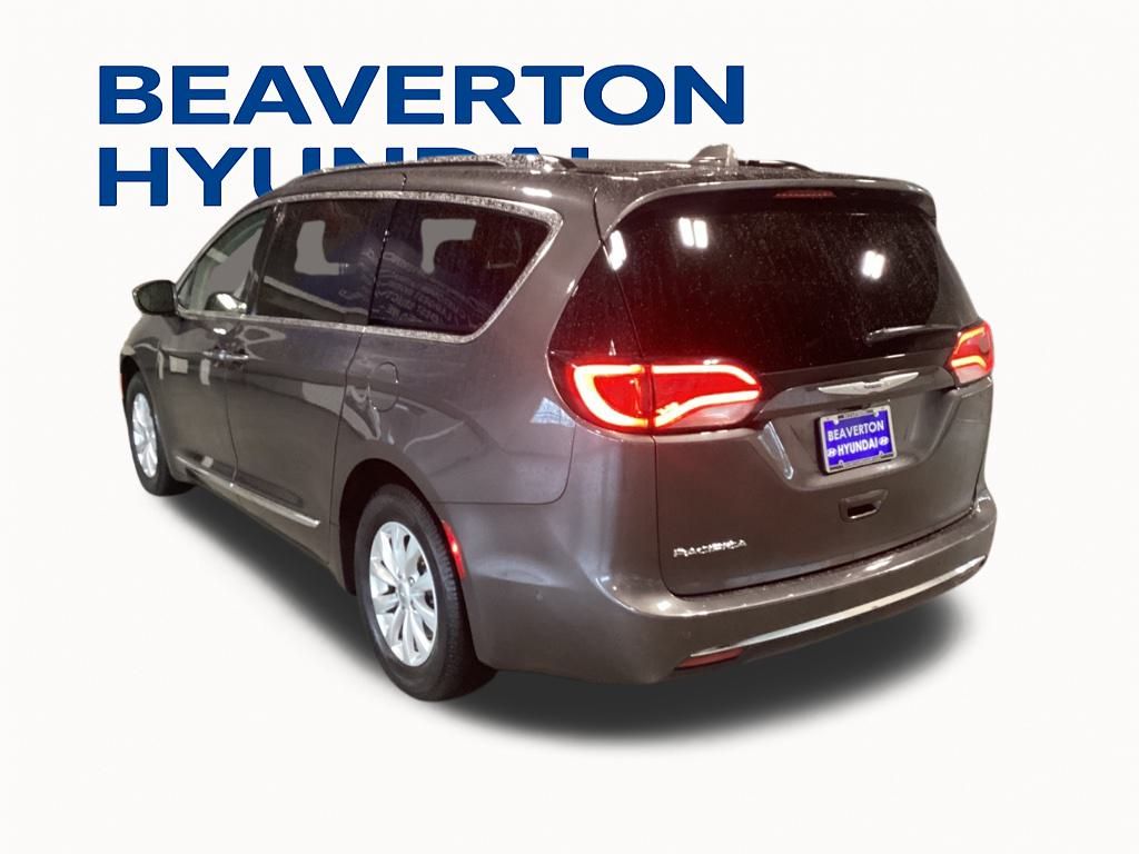 2019 Chrysler Pacifica Touring L photo 4