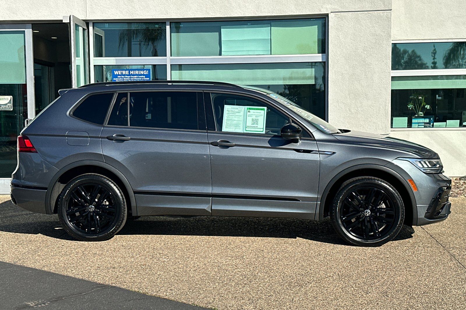 2022 Volkswagen Tiguan SE R-Line Black photo 3
