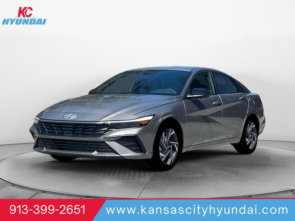 2025 Hyundai Elantra SEL's photo