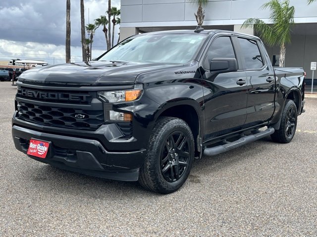 2024 Chevrolet Silverado 1500 Custom photo 2