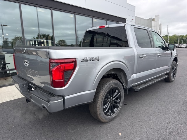 2025 Ford F-150 XLT photo 3