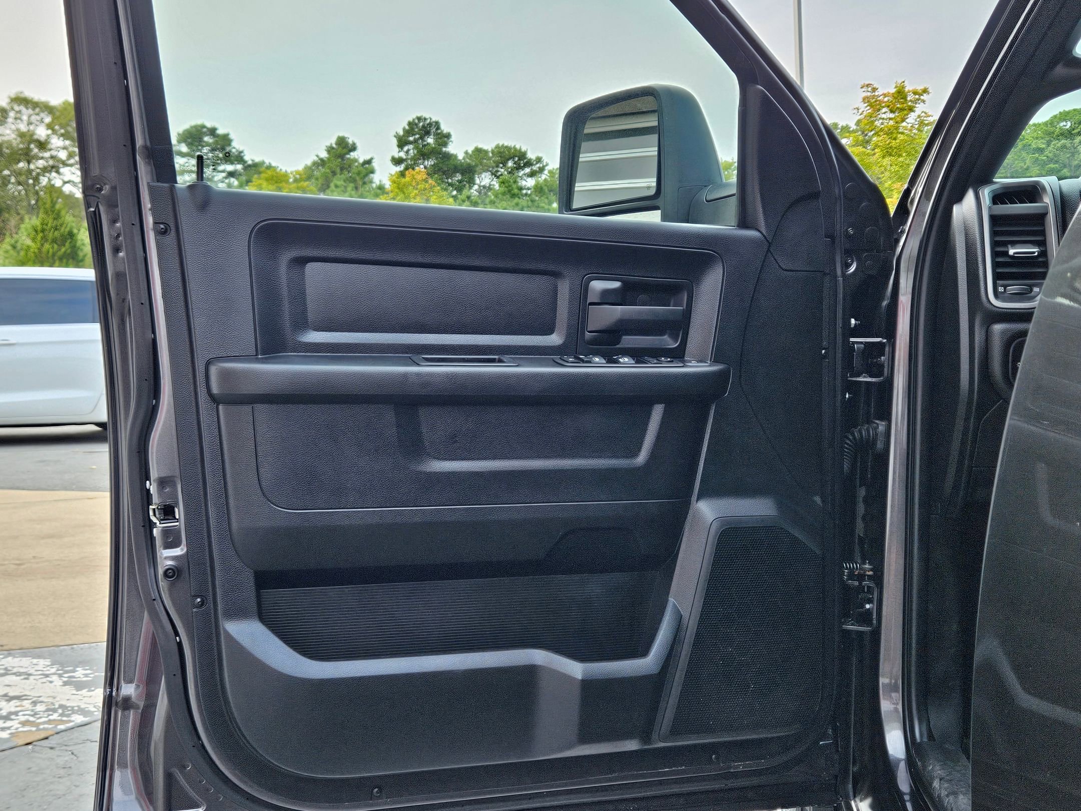 2024 Ram 2500 Tradesman photo 17