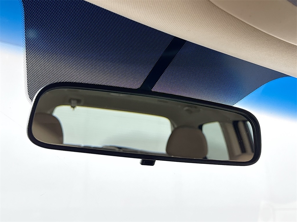 2012 Kia Sedona LX photo 28