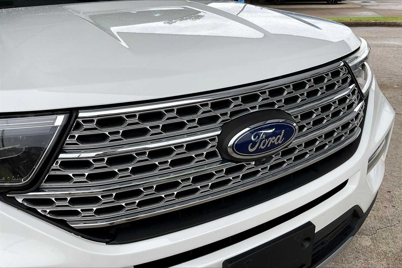 2020 Ford Explorer Limited photo 25