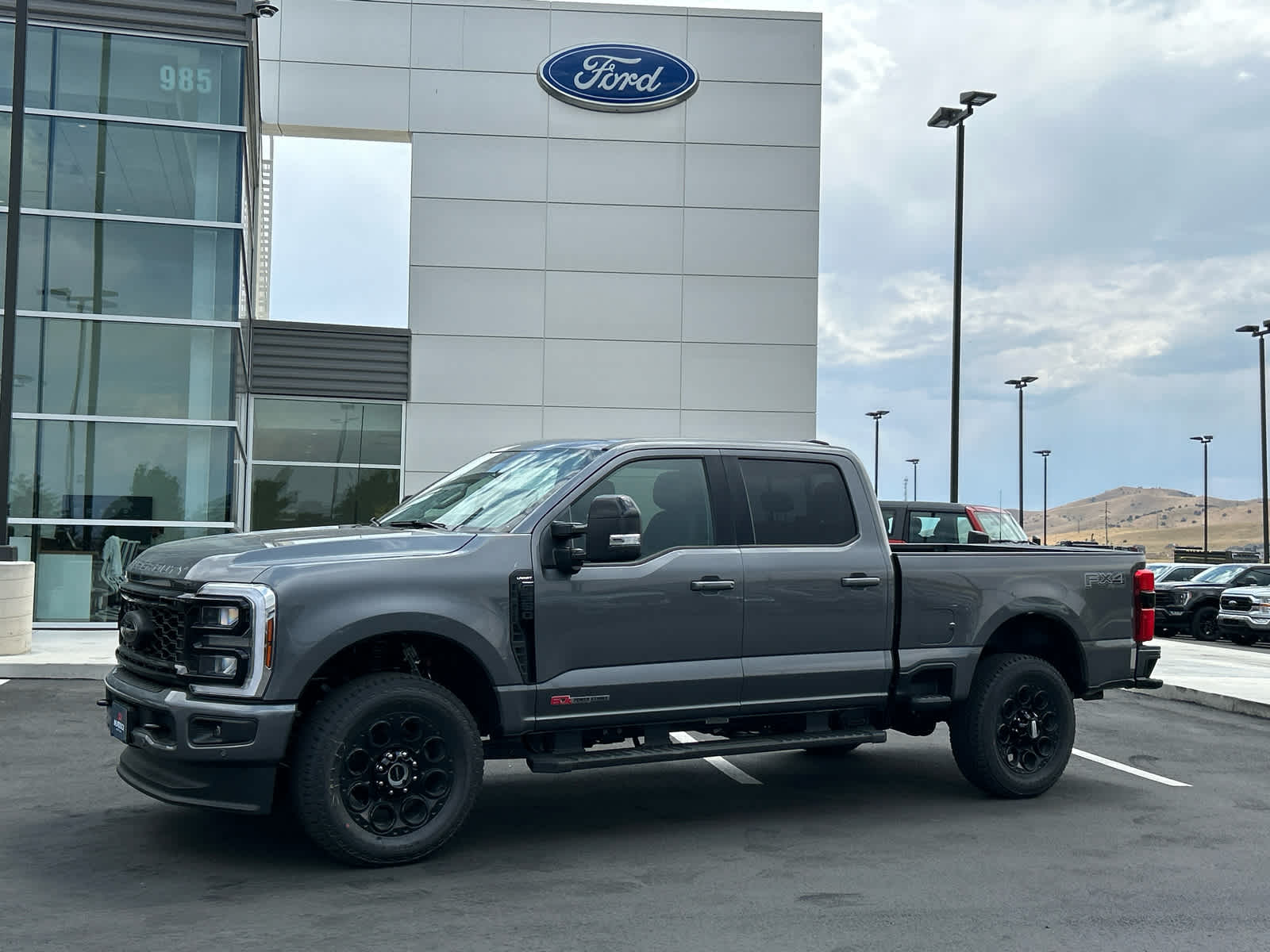 2025 Ford F-350 Super Duty Lariat's photo