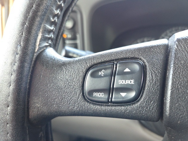 2005 Chevrolet Tahoe LT photo 24