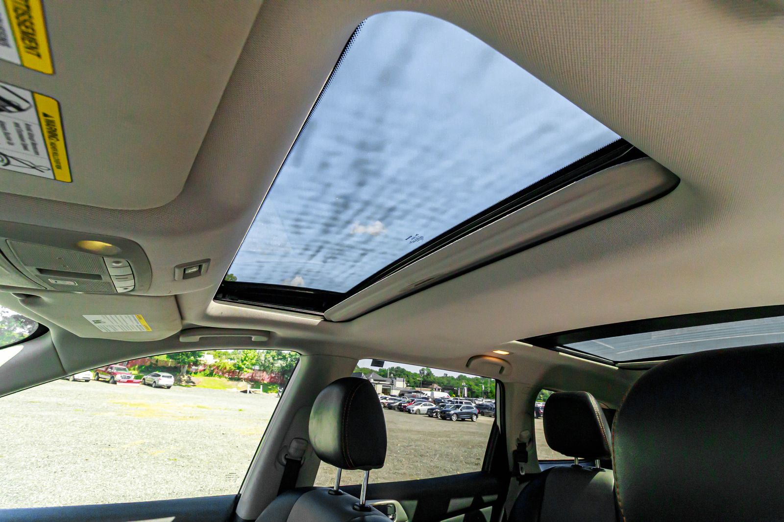 2020 Nissan Pathfinder SL photo 2