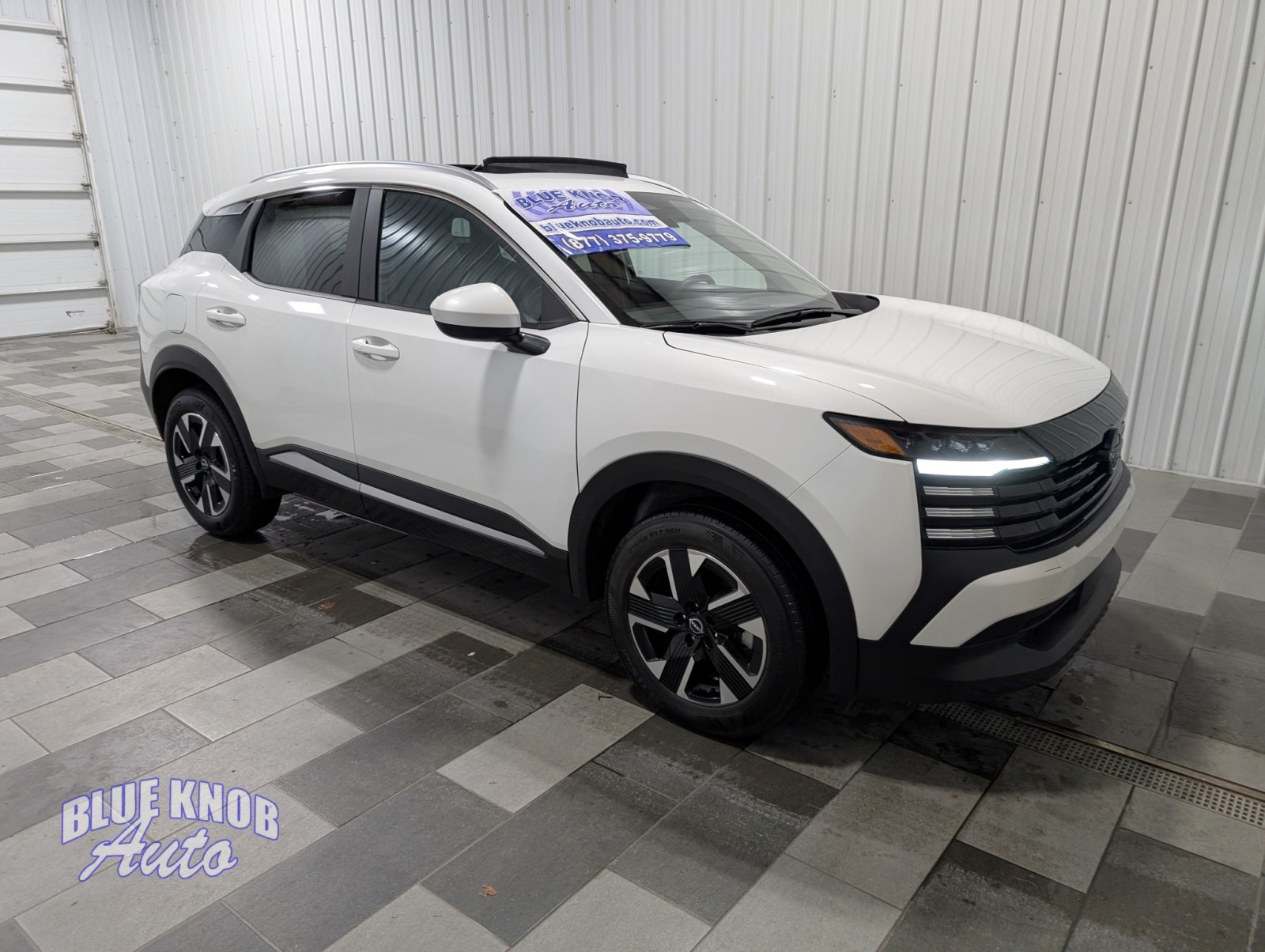 2025 Nissan Kicks SV photo 4