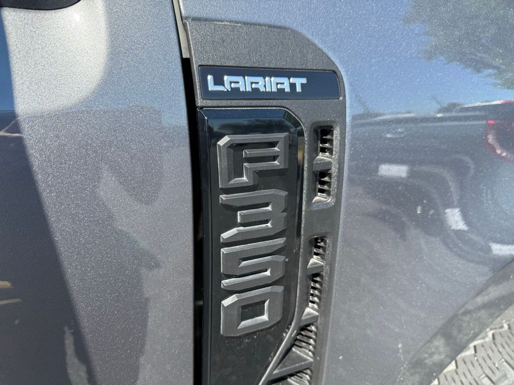 2023 Ford F-350 photo 8
