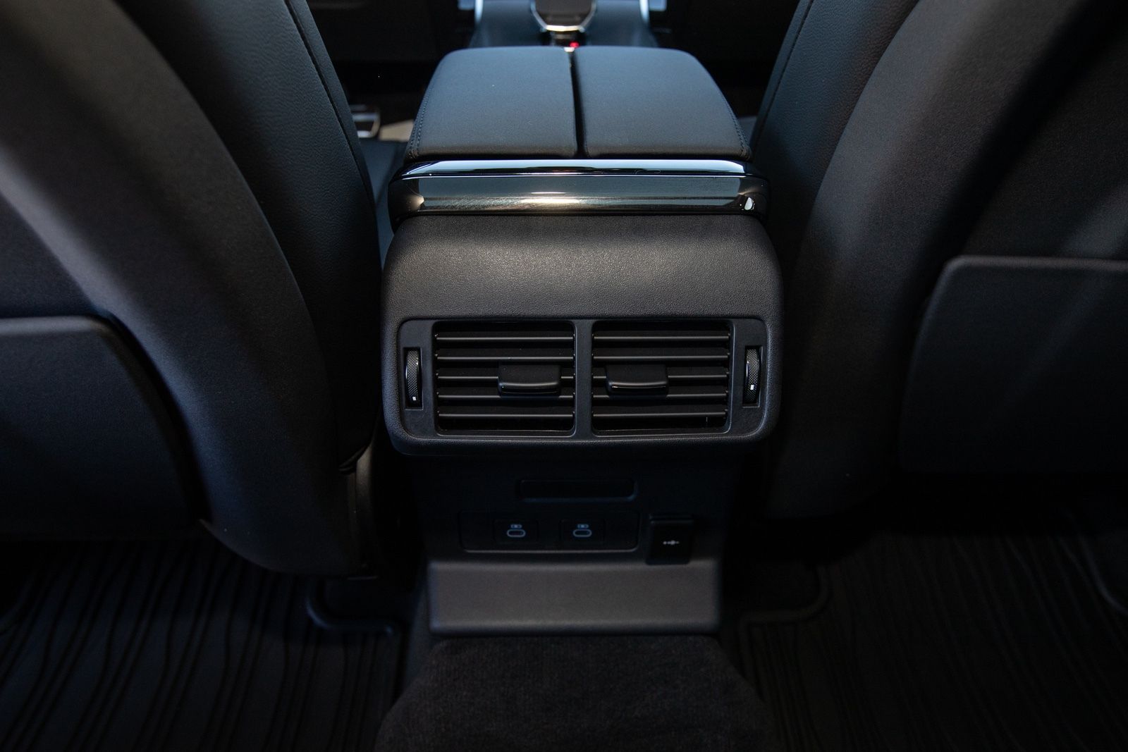 2025 Land Rover Range Rover Velar SE photo 26