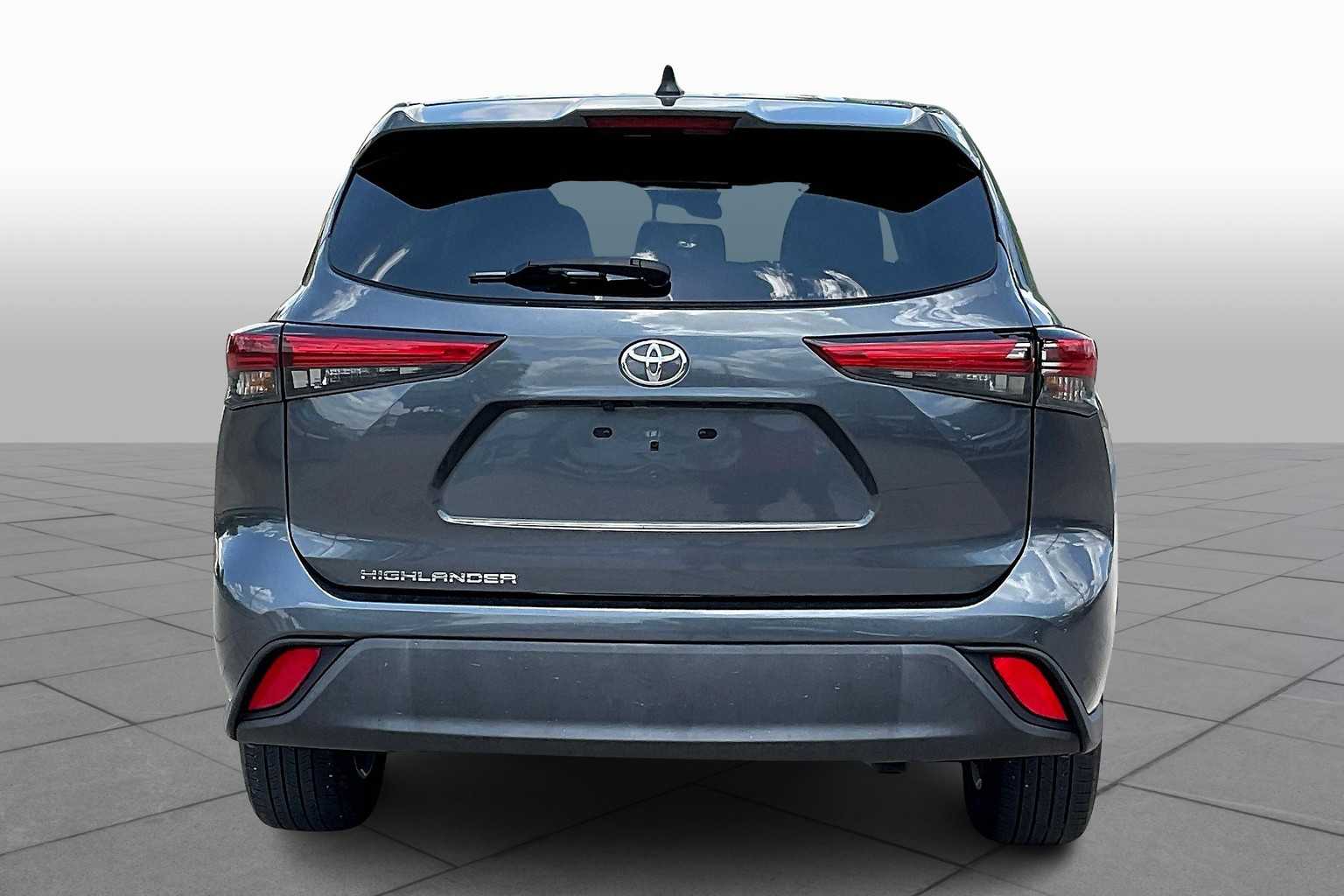 2023 Toyota Highlander L photo 11