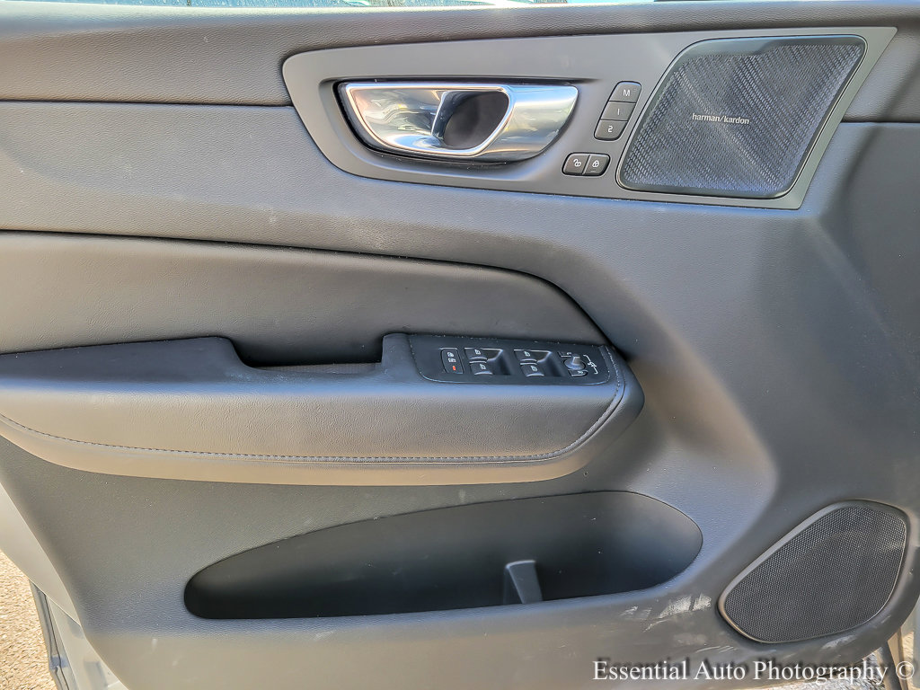 2023 VOLVO XC60 - Image 18