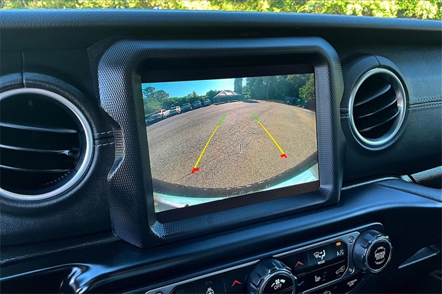 2020 Jeep Wrangler Unlimited Sahara photo 14