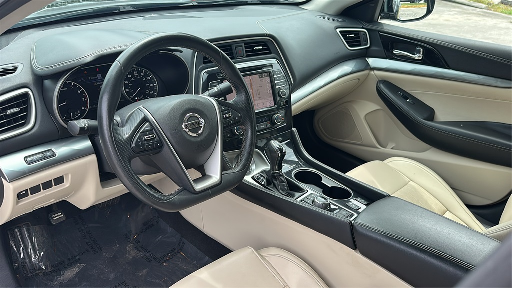 2021 Nissan Maxima SV photo 12