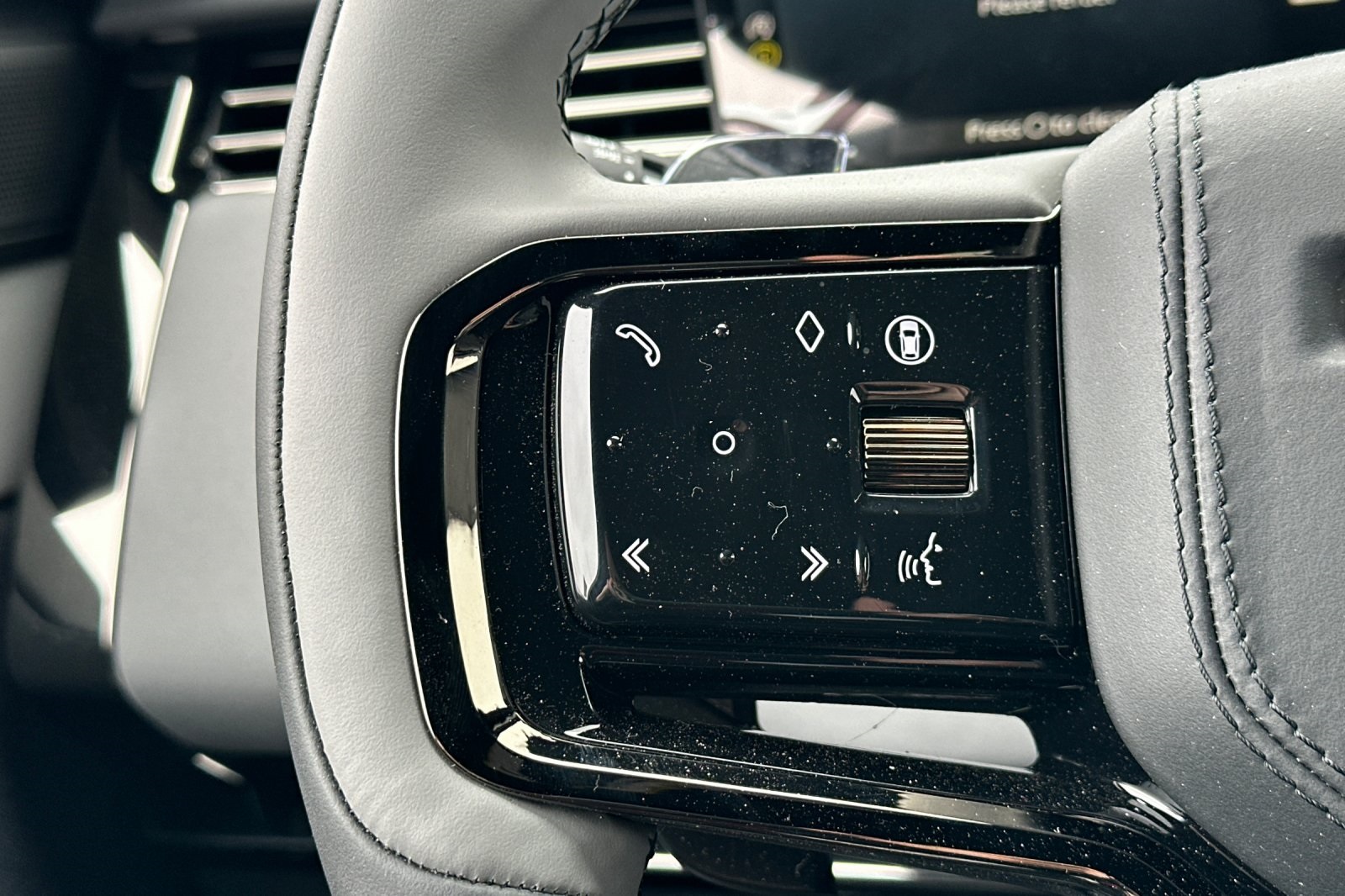 2025 Land Rover Range Rover Sport photo 24