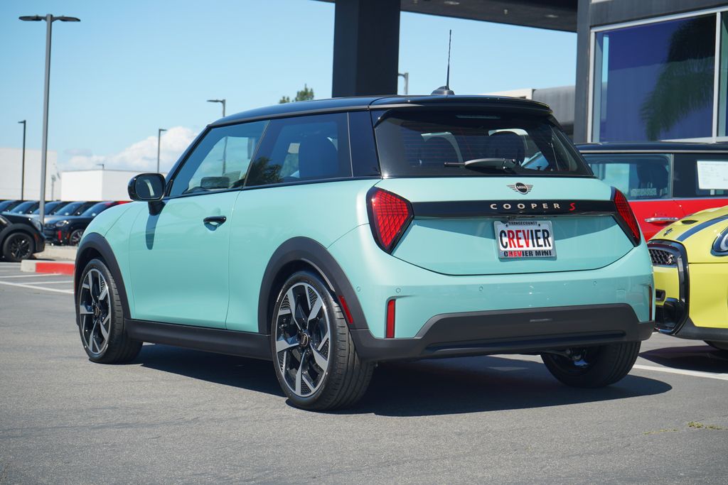 2026 Mini Cooper Hardtop S 2 Door Iconic photo 2
