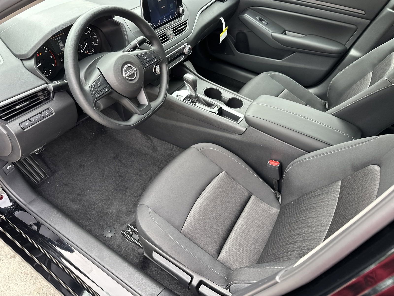 2025 Nissan Altima S photo 9