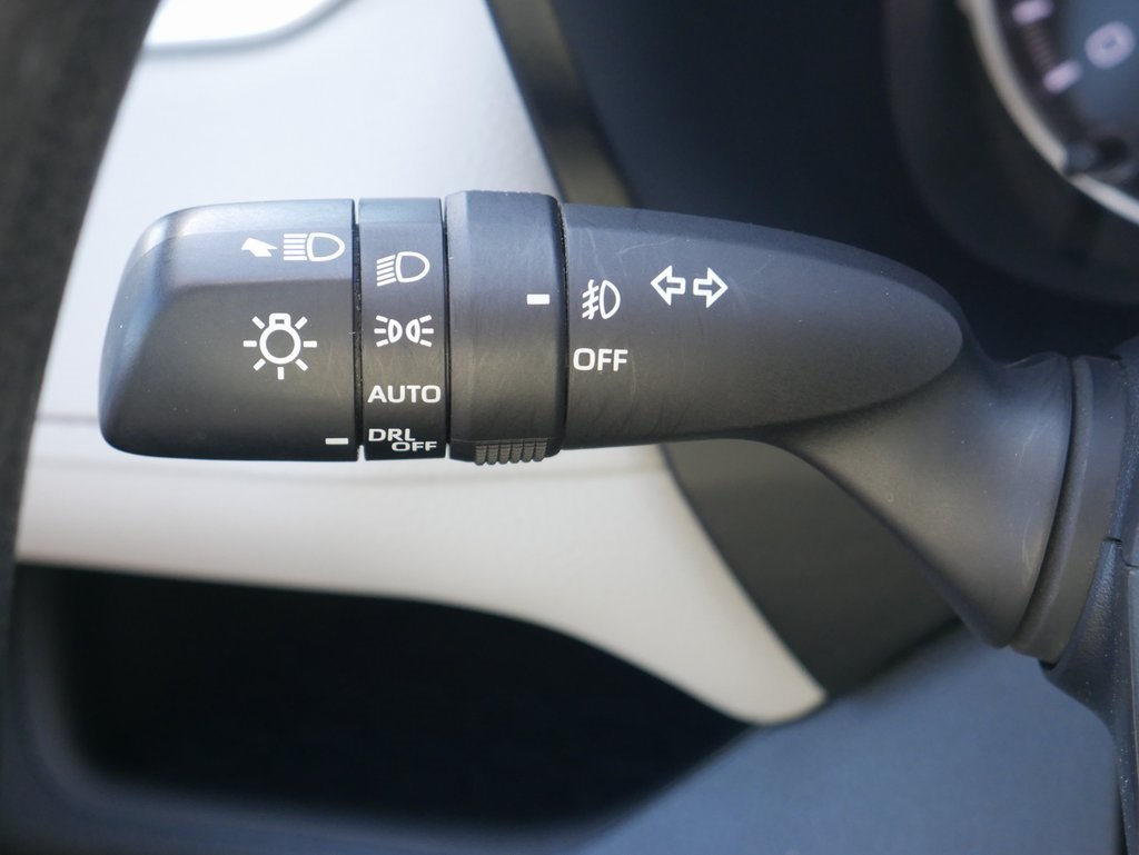 2019 Toyota RAV4 XLE Premium photo 21