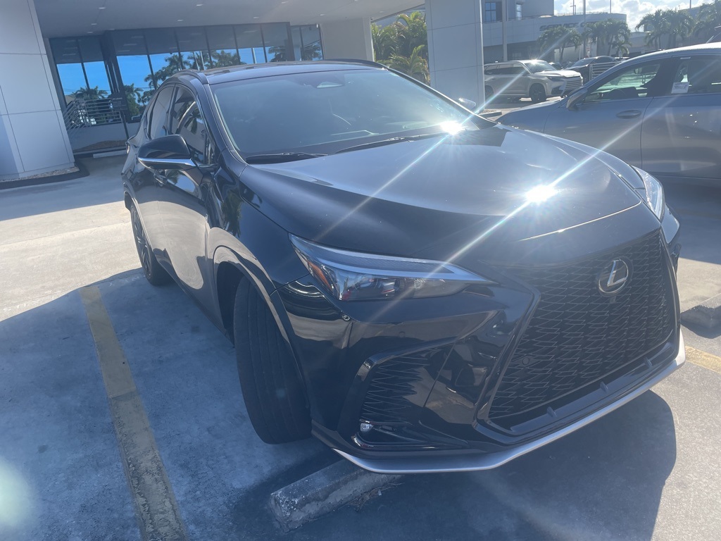 2022 Lexus NX 350's photo