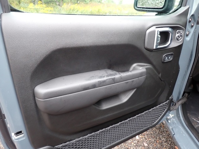 2025 Jeep Wrangler Sport S photo 15
