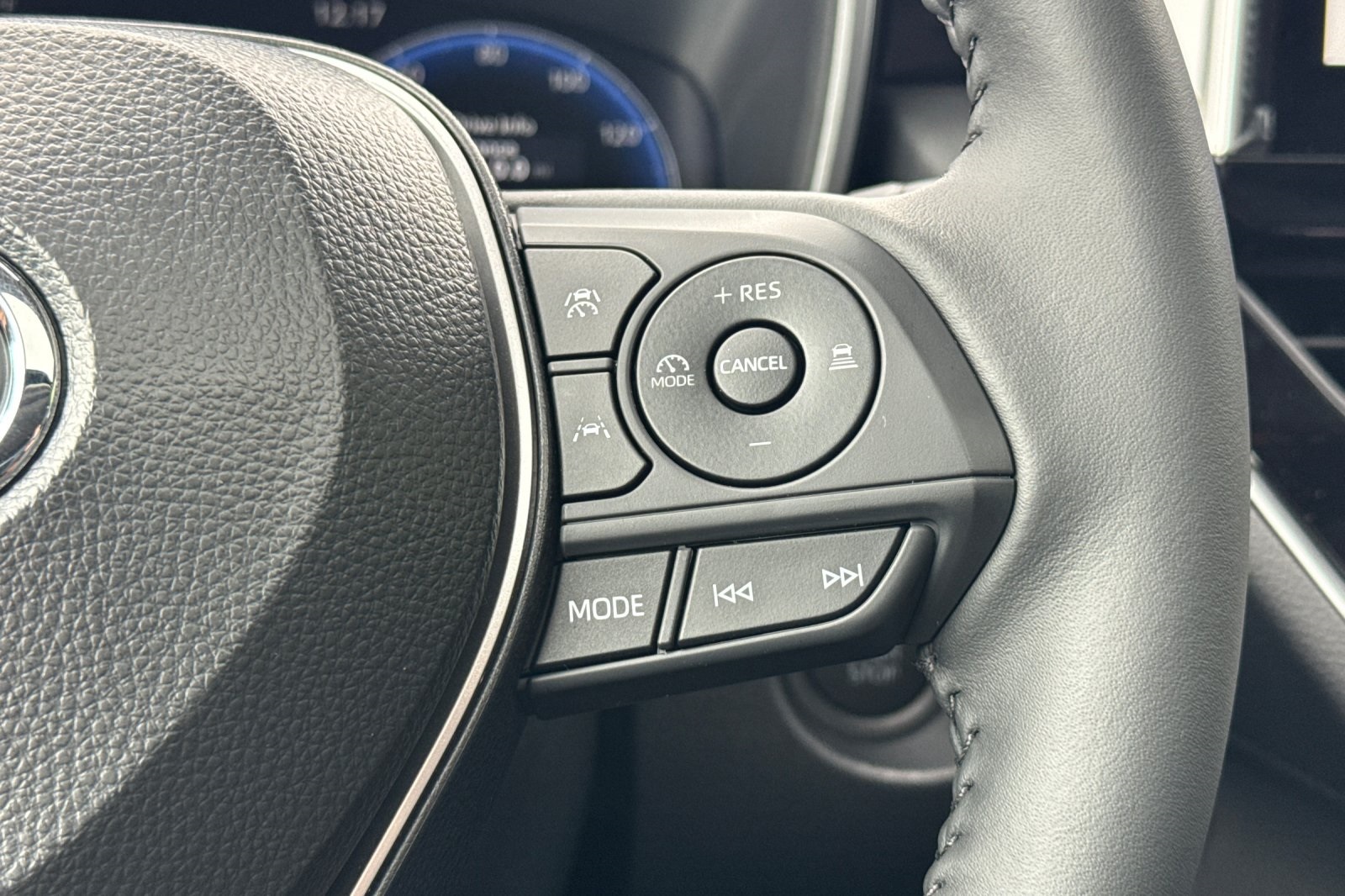 2026 Toyota Corolla Cross XLE photo 26