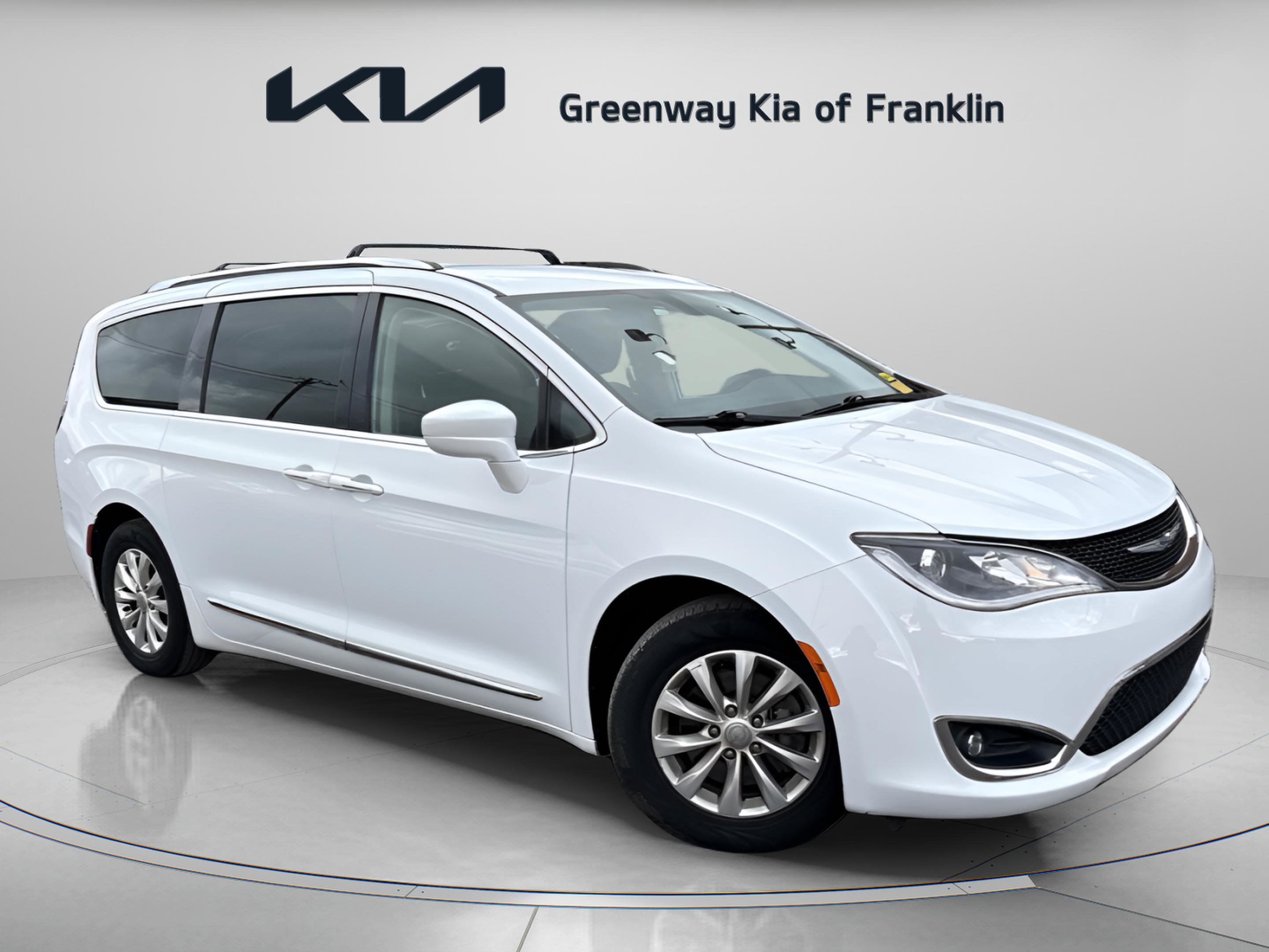 2019 Chrysler Pacifica Touring L's photo