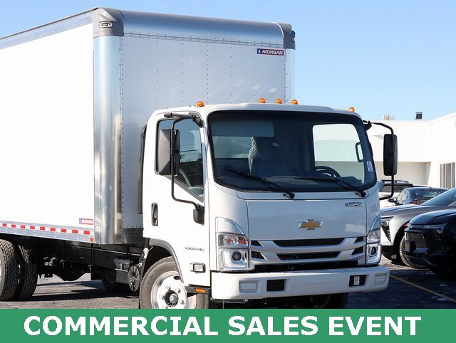 2025 Chevrolet Silverado 4500HD photo 2