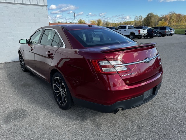 2017 Ford Taurus SHO photo 4