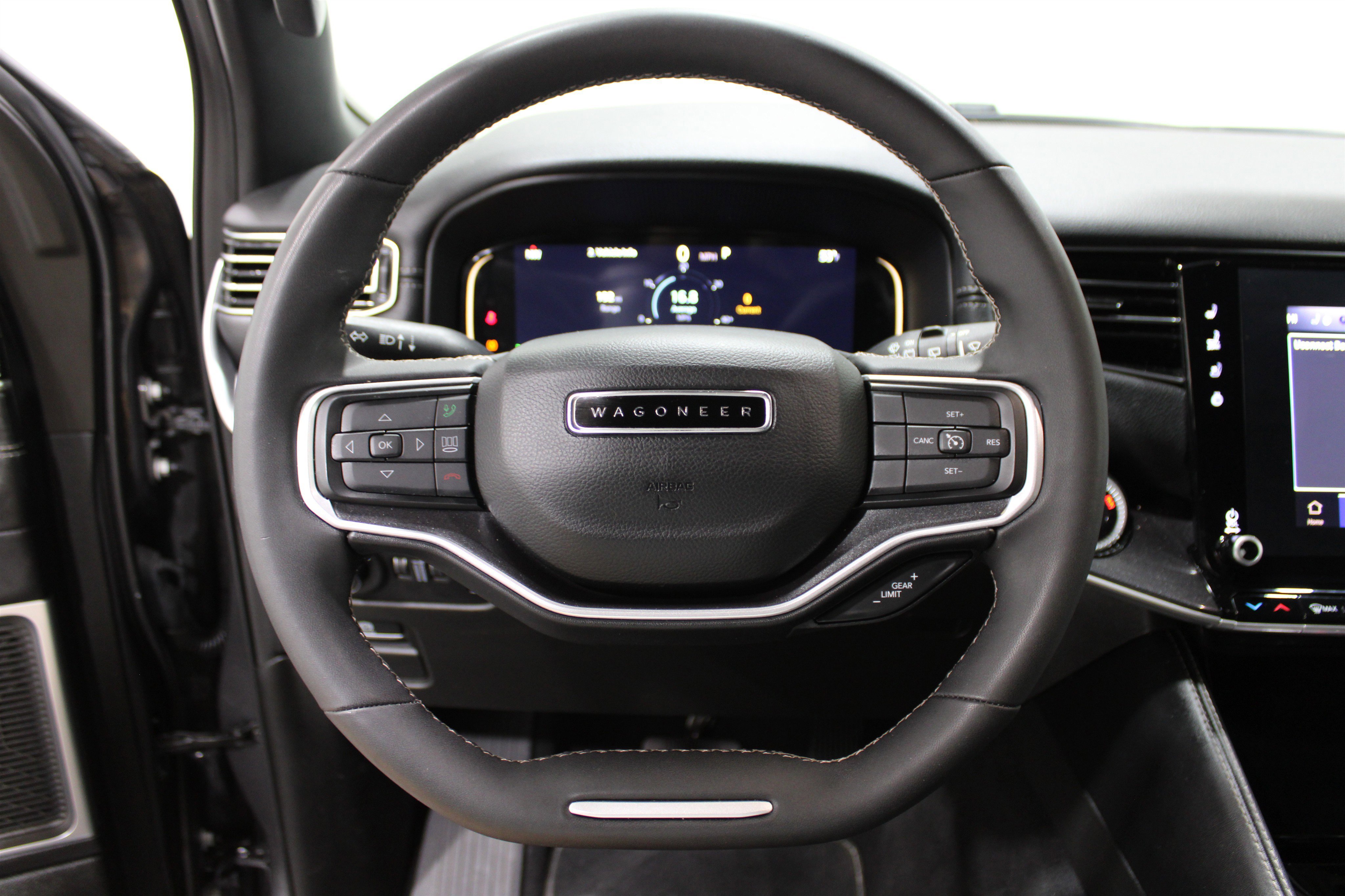 2024 Jeep Wagoneer Base photo 4