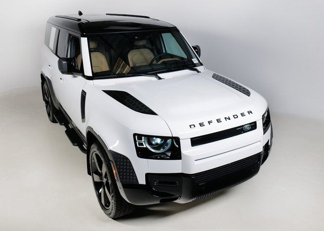 2025 Land Rover Defender 130 V8 photo 21