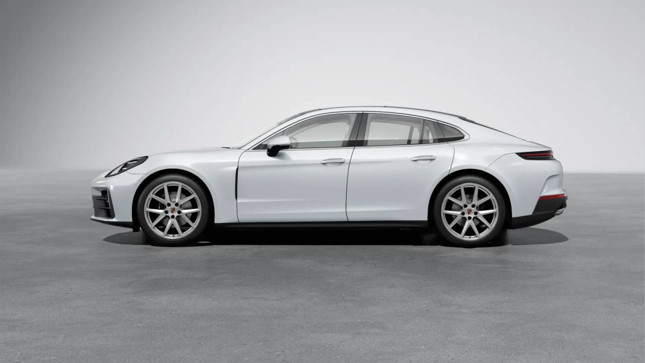 2026 Porsche Panamera 4 photo 2