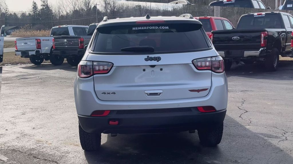 2024 Jeep Compass Trailhawk photo 2