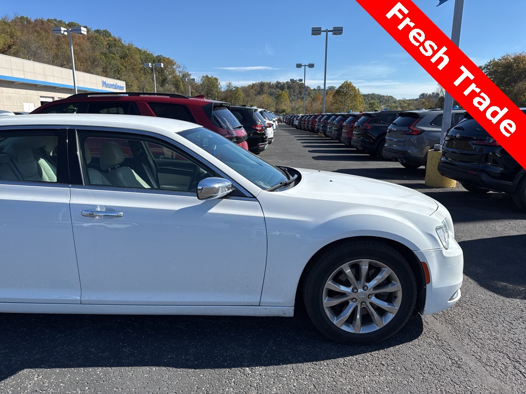 2018 Chrysler 300 Limited photo 4