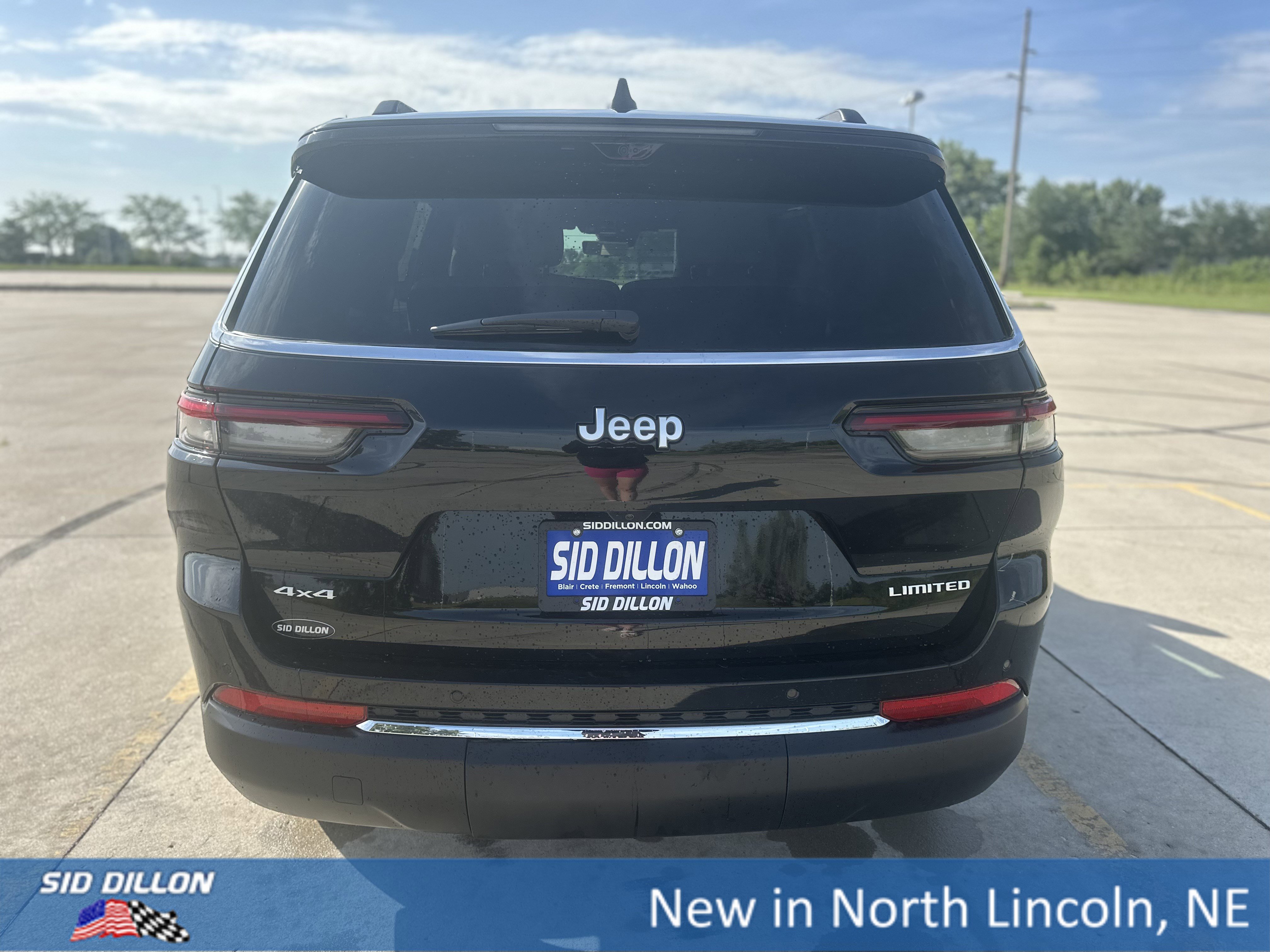 2025 Jeep Grand Cherokee Limited photo 2
