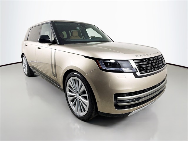 2025 Land Rover Range Rover SE photo 3