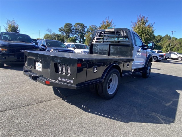 2026 Ford F-550 photo 2