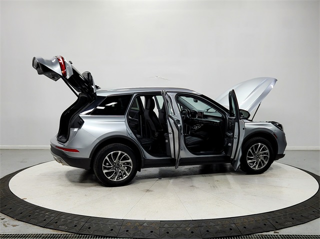 2022 Lincoln Corsair Standard photo 15