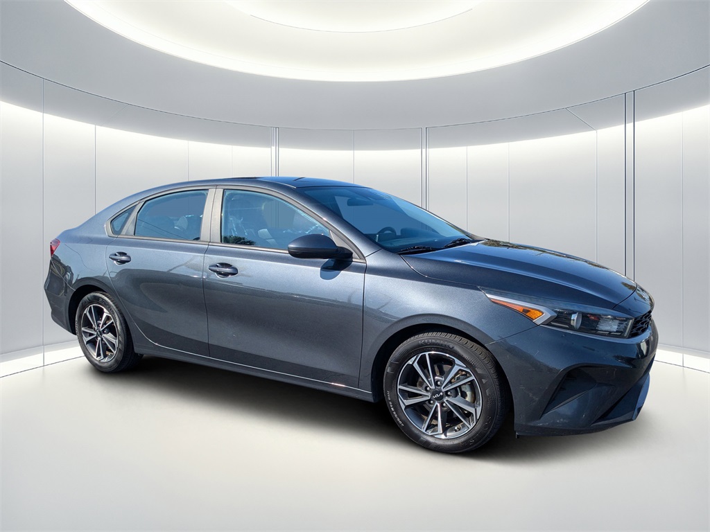 Used 2022 Kia FORTE LXS with VIN 3KPF24AD1NE417834 for sale in Lake City, FL