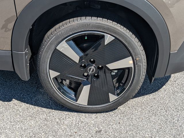 2025 Nissan Kicks SR photo 10